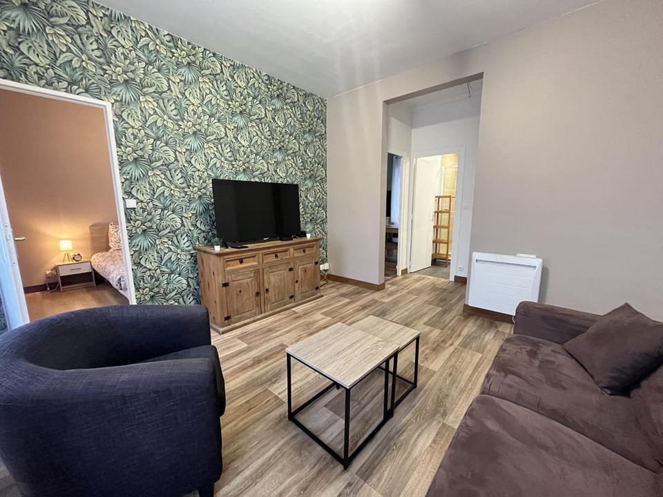 Communal lounge/ TV room, Living room