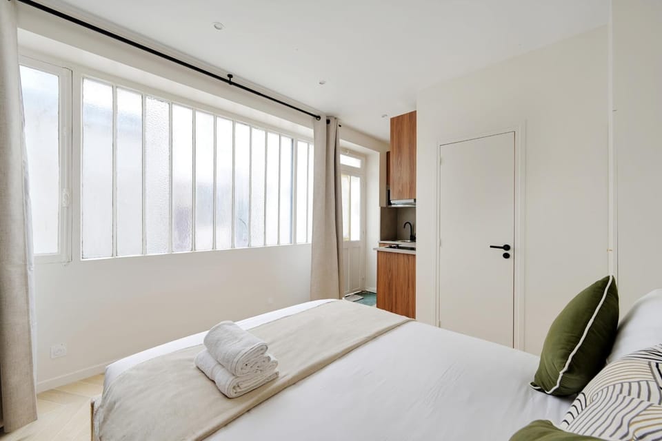 Bed, Kitchen or kitchenette, Photo of the whole room, Bedroom, wardrobe