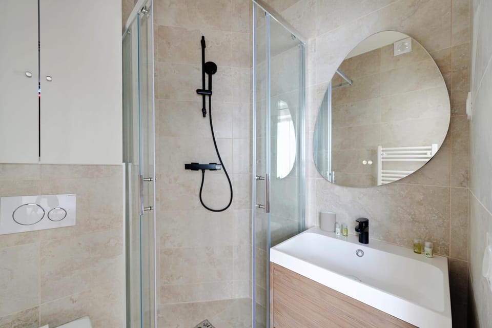 Shower, Bathroom