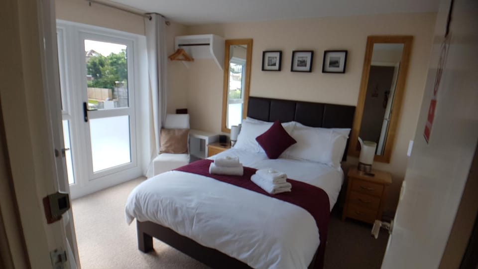 Charnwood Guest House Bed and Breakfast in Lyme Regis