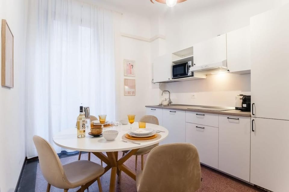 Large apartment near the Central Station Apartment in Milan
