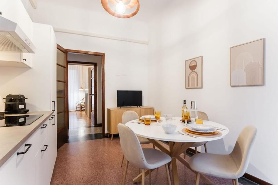 Large apartment near the Central Station Apartment in Milan