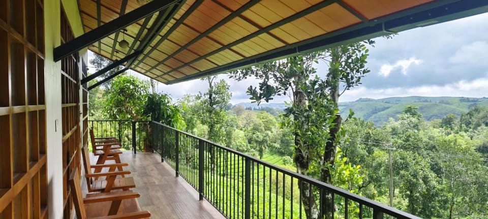 Serene Slopes House in Kerala
