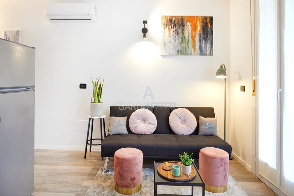 Kitchen or kitchenette, Living room, air conditioner
