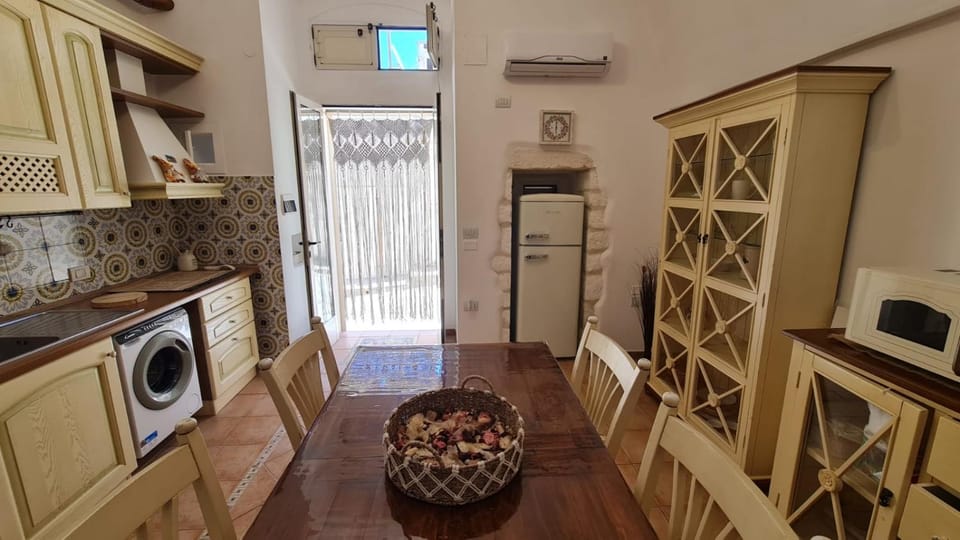 Mattinata, antico pianoterra ristrutturato in pieno centro storico House in Mattinata