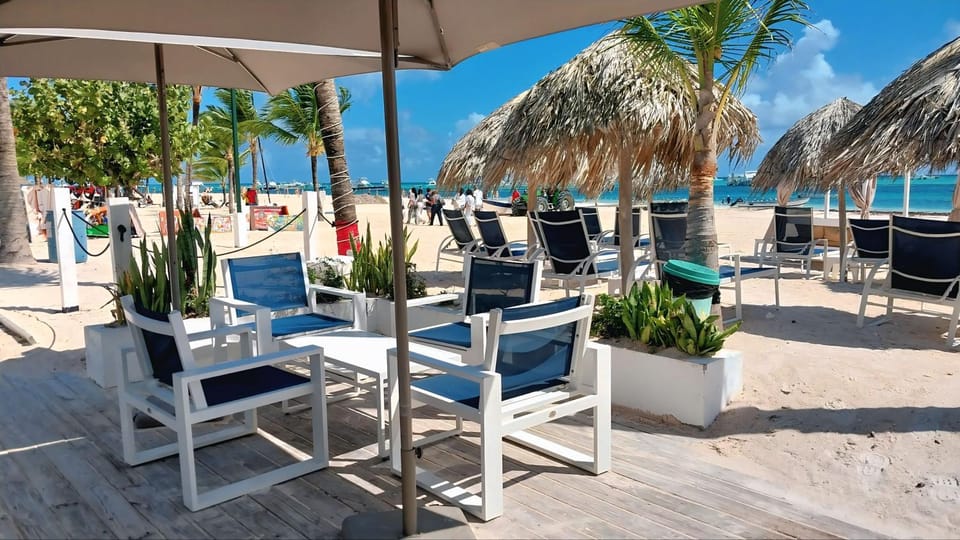 Patio, Nearby landmark, Restaurant/places to eat, Day, Natural landscape, Beach, sunbed