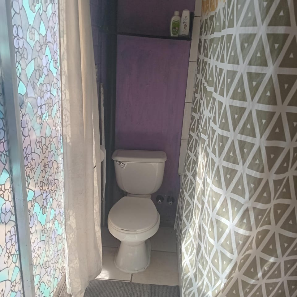 Pieza con baño privado y cama doble Vacation rental in La Serena