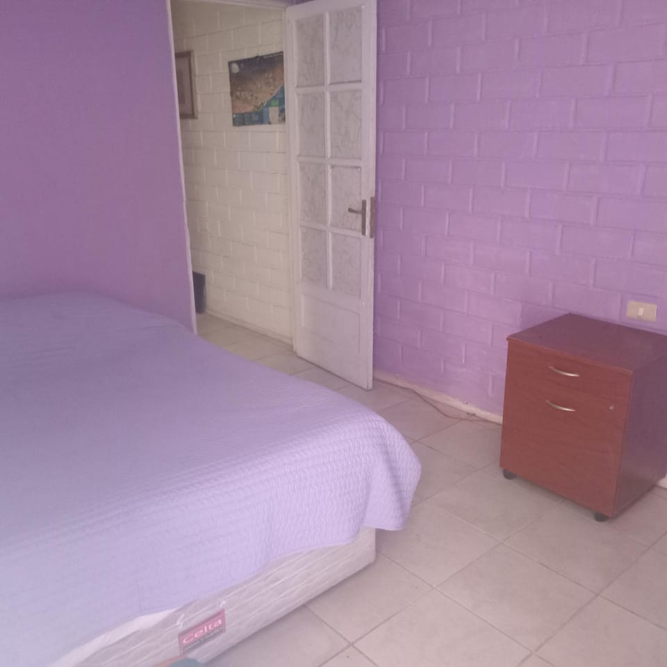 Pieza con baño privado y cama doble Vacation rental in La Serena