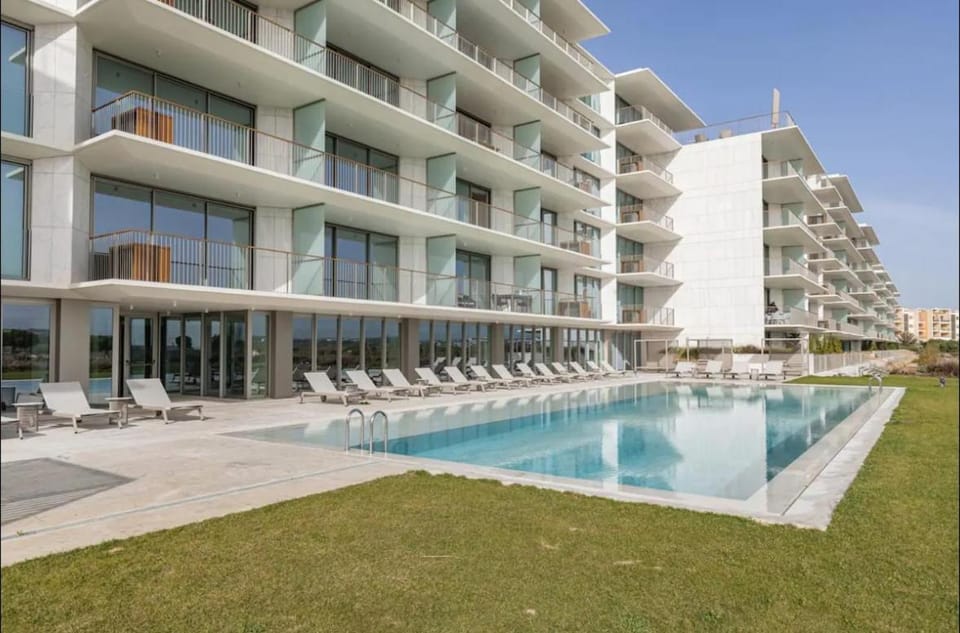 Swimming pool, Swimming pool