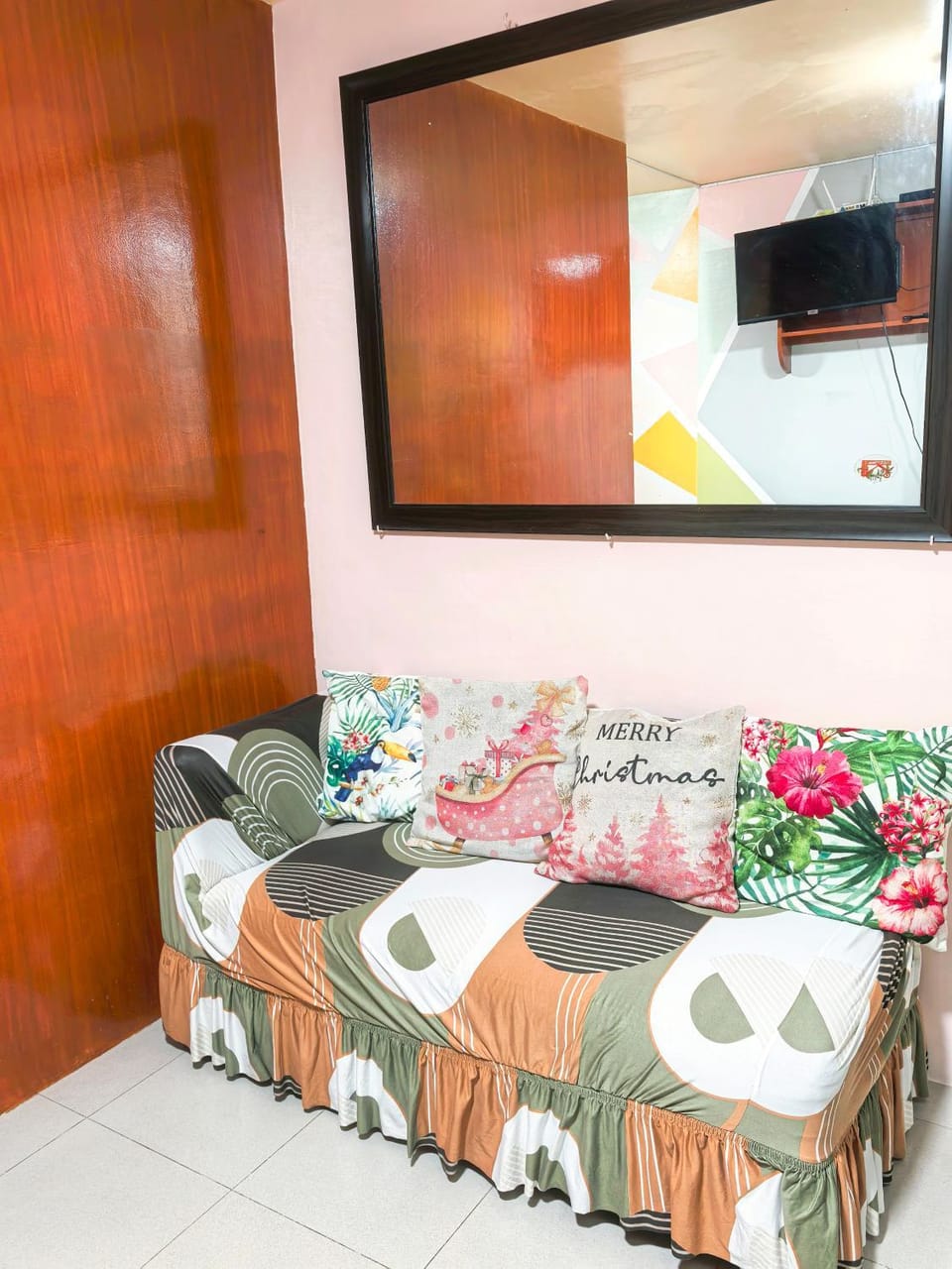 Communal lounge/ TV room