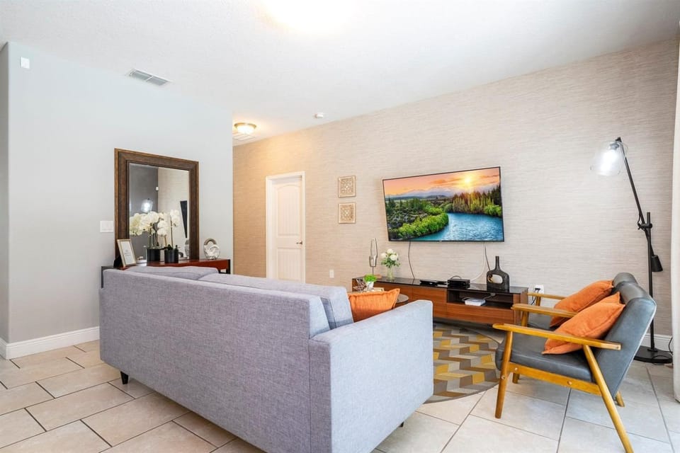 Communal lounge/ TV room, Living room