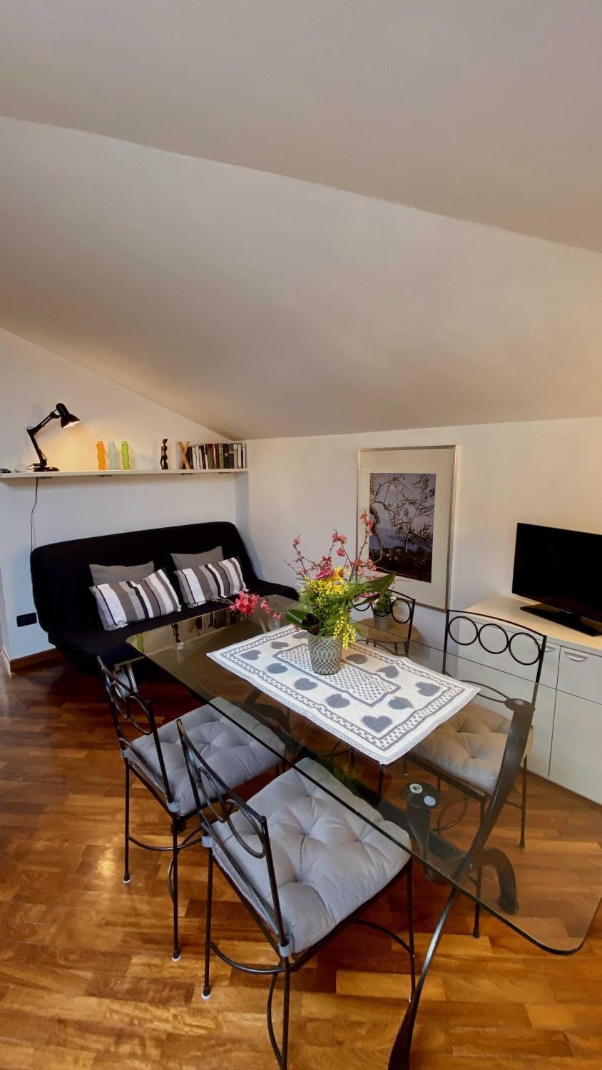 TV and multimedia, Living room, Dining area