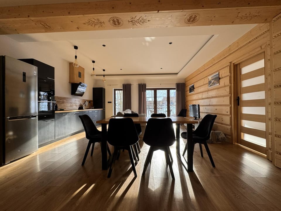 Kitchen or kitchenette, Living room, Dining area