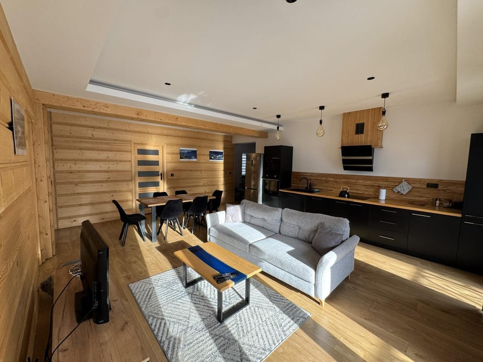 TV and multimedia, Kitchen or kitchenette, Living room