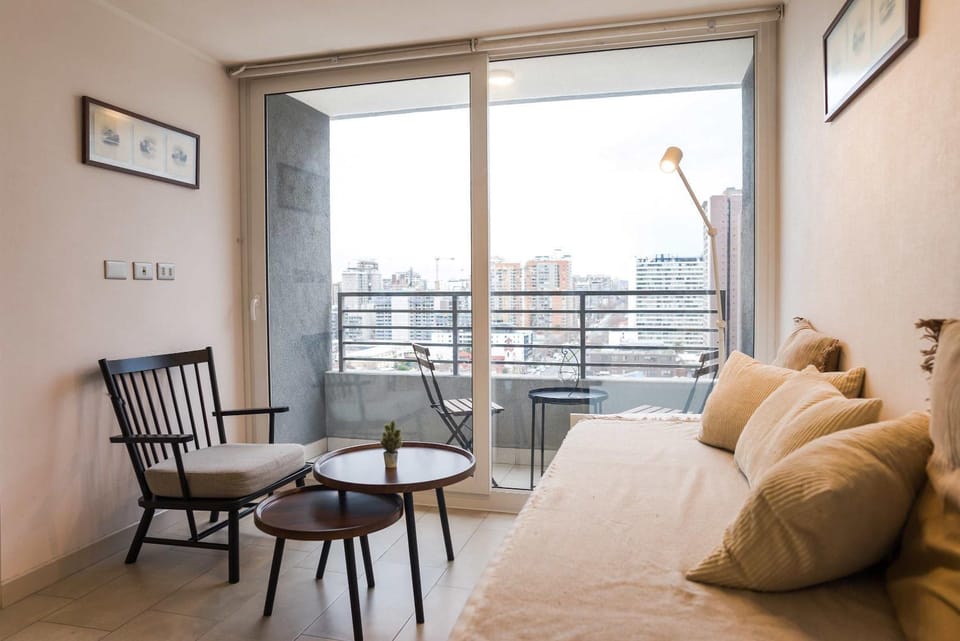 Charming 2BR Retreat for Five in Lively Nunoa Apartment in Santiago