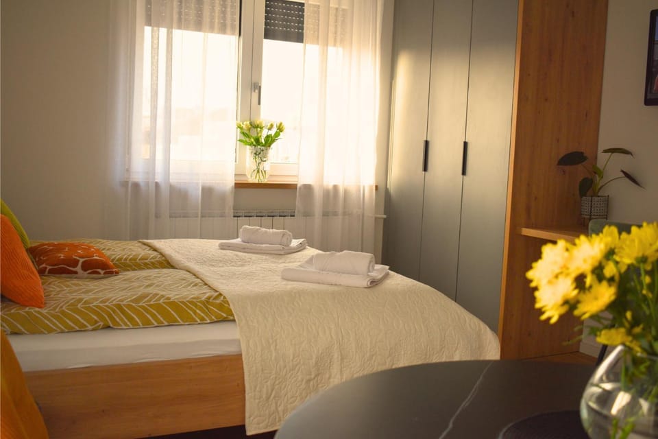 Bed, Photo of the whole room, Bedroom, towels, wardrobe