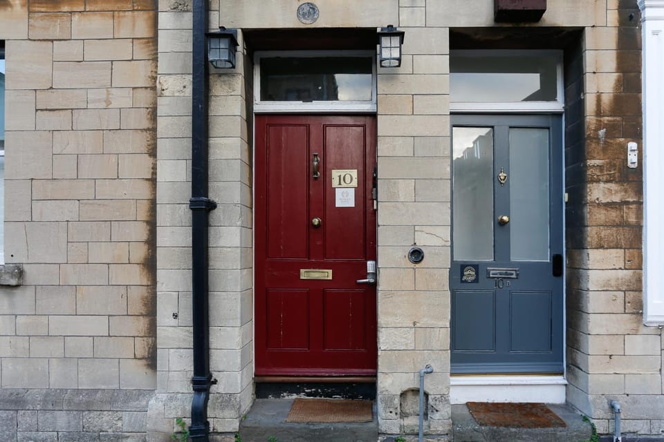 Property building, Facade/entrance