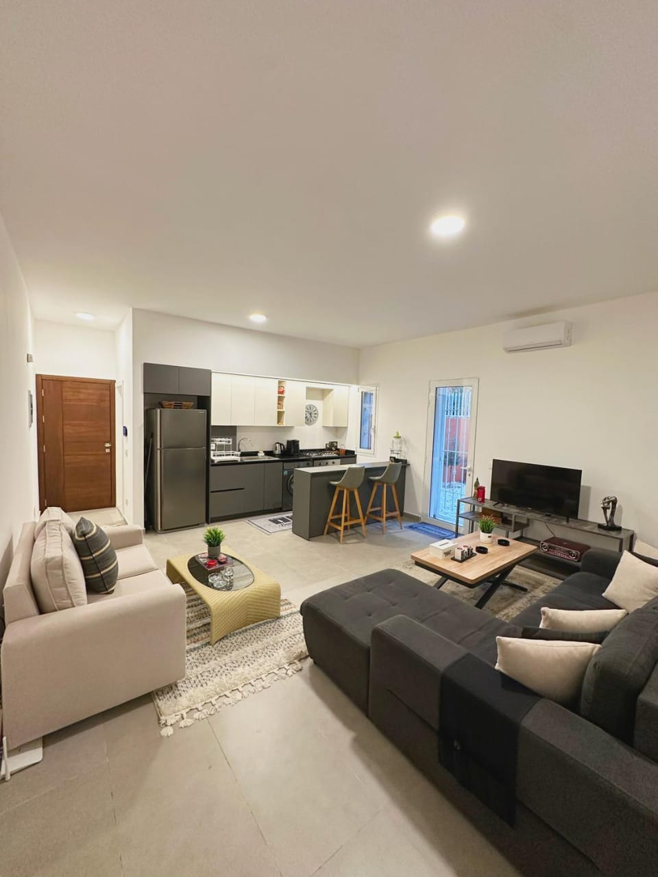 TV and multimedia, Kitchen or kitchenette, Living room