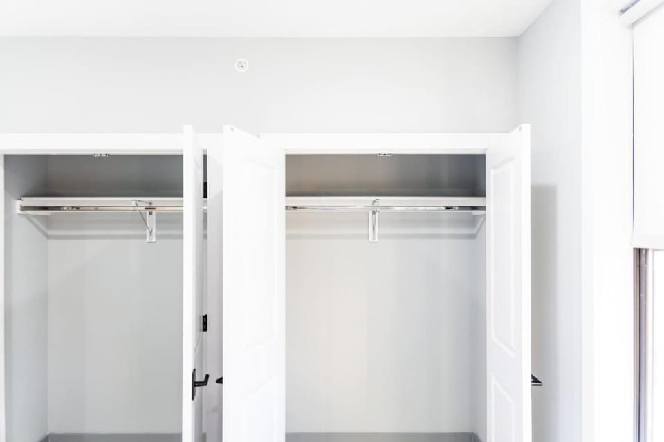 Stylish Two Bedroom Apartment with Free Indoor Parking Apartment in North Bergen