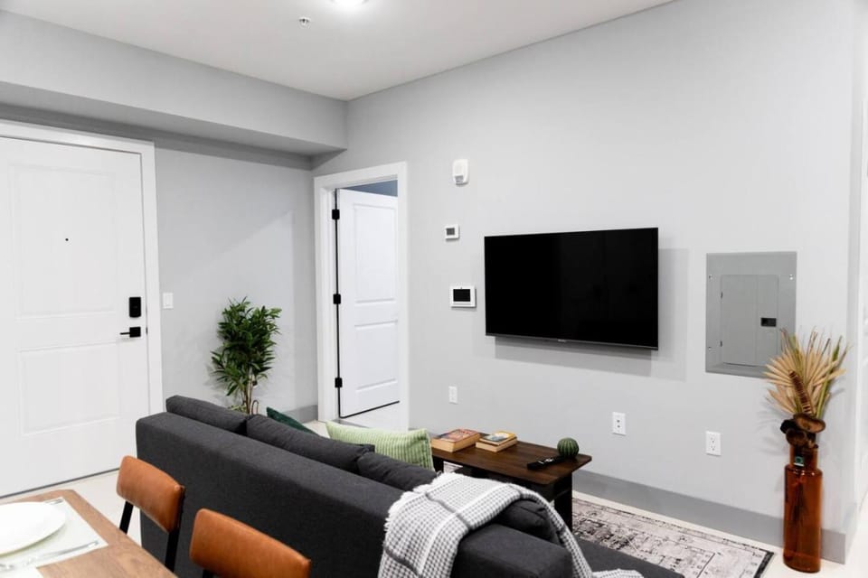 2 Bedroom Apt-City Adventure-Free Parking on Site Apartment in North Bergen