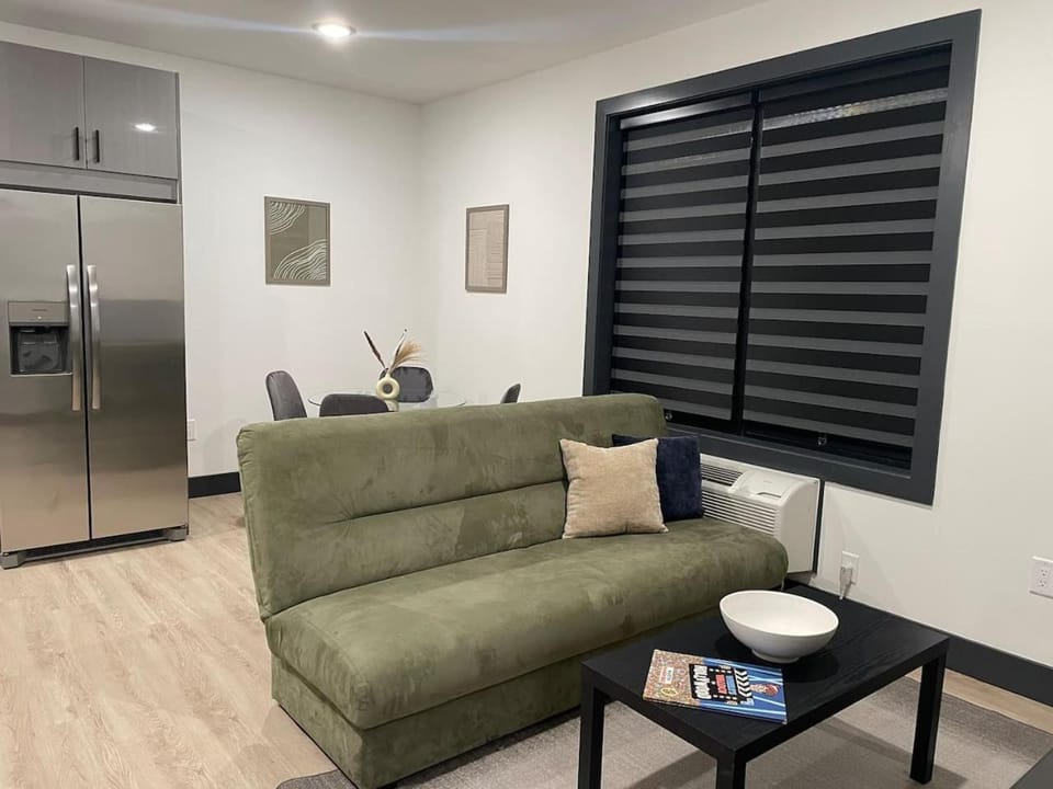 Free Indoor Parking 25 Minutes to NYC Apartment in North Bergen