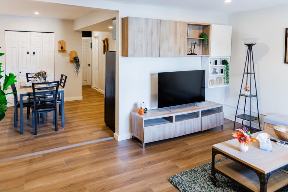 Spacious 2-Bedroom Apartment NYC-10 mins away House in Weehawken