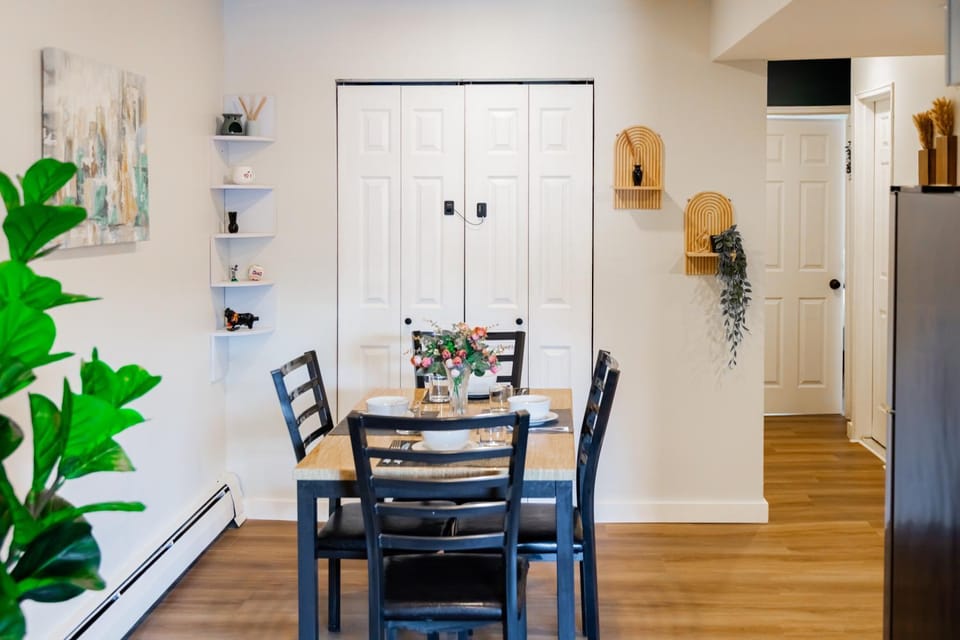 Spacious 2-Bedroom Apartment NYC-10 mins away House in Weehawken