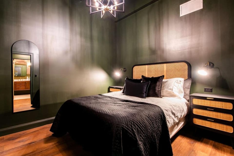 Hollyhock Suite 405 Apartment in Jefferson County