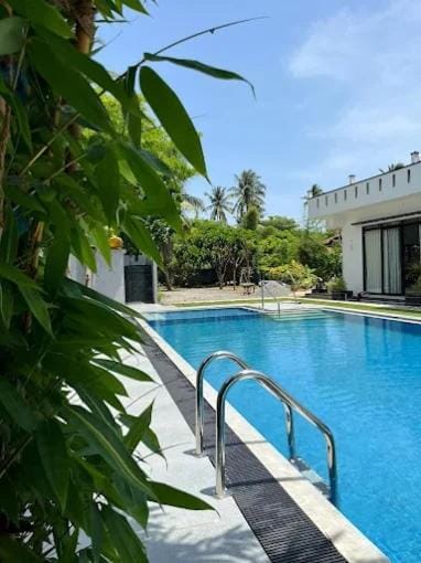 Lisbon Lagoons Hotel in Negombo