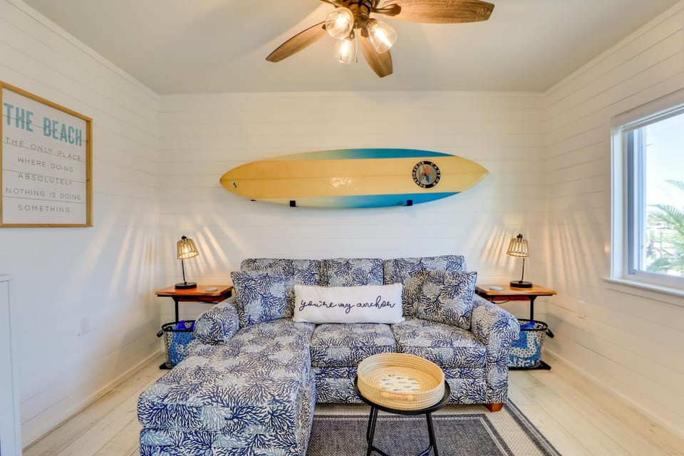Bayfront Retreat Across From Treasure Island Beach Apartment in Treasure Island
