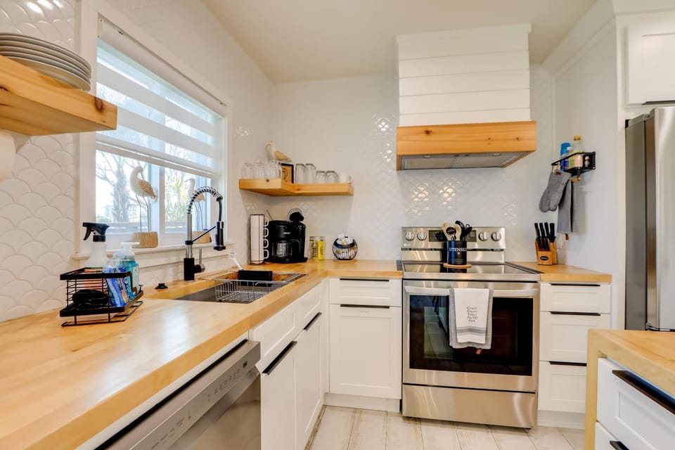 Bayfront Retreat Across From Treasure Island Beach Apartment in Treasure Island
