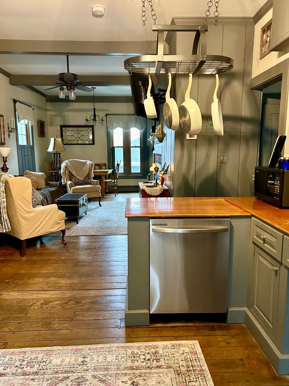 Kitchen or kitchenette, Living room