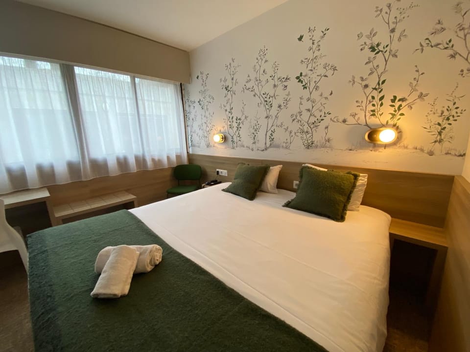 Bed, Photo of the whole room