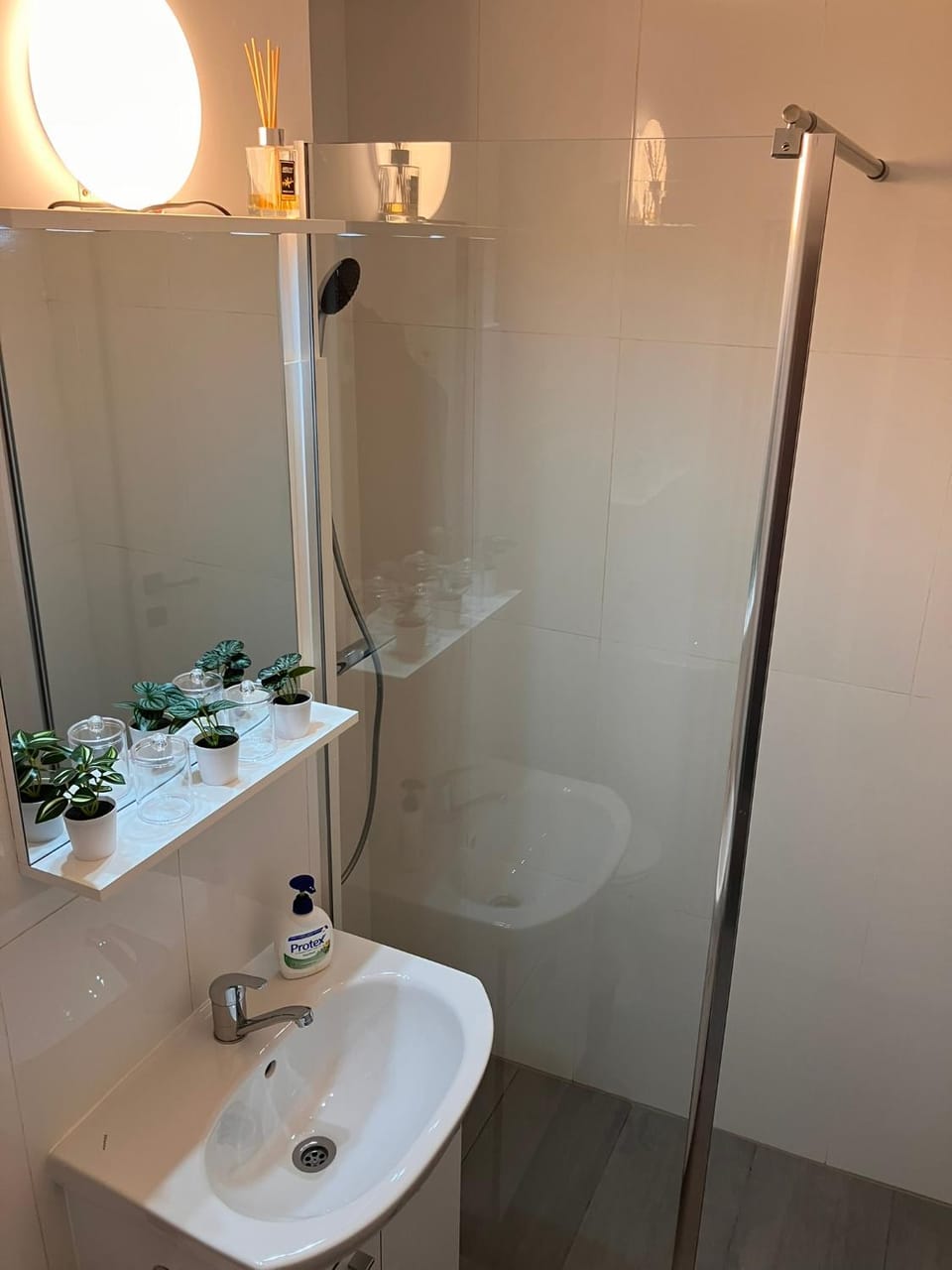 Shower, Bathroom