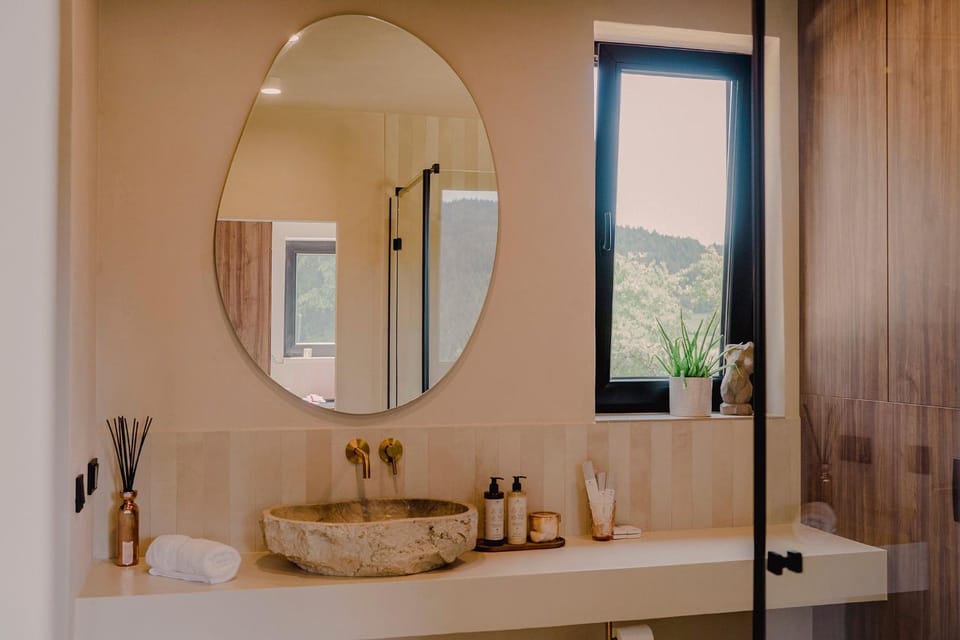 Bathroom, Mountain view