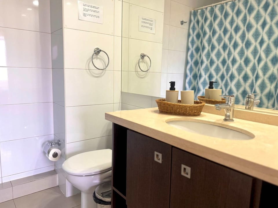 Parque Arauco & Clinica Alemana con Parking Apartment in Las Condes