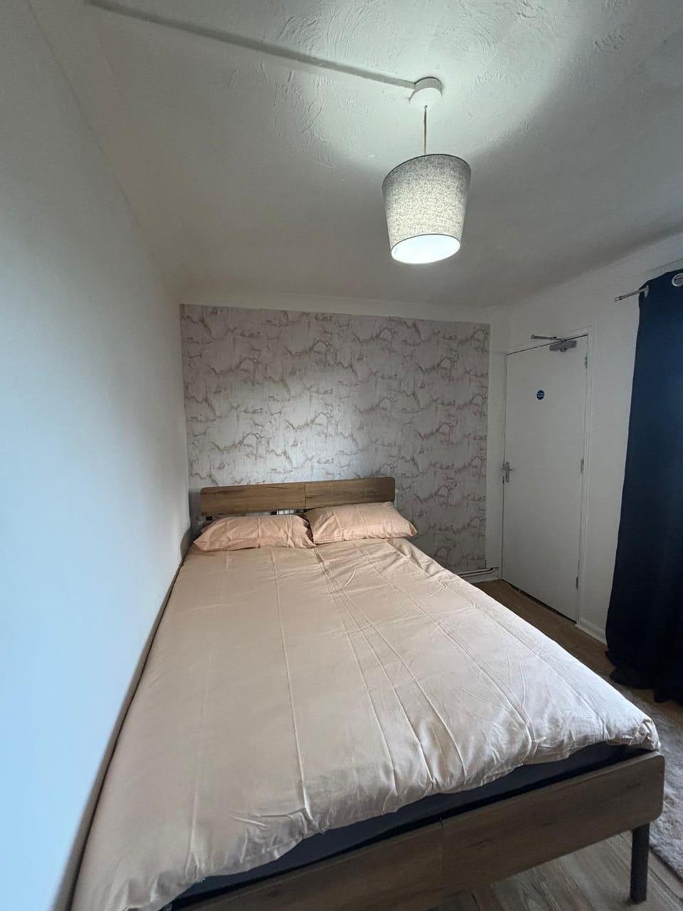 Cosy room 1 Gatwick Airport Bed and Breakfast in Crawley