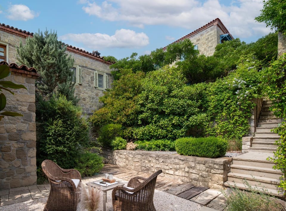 Garden, Seating area, Garden view