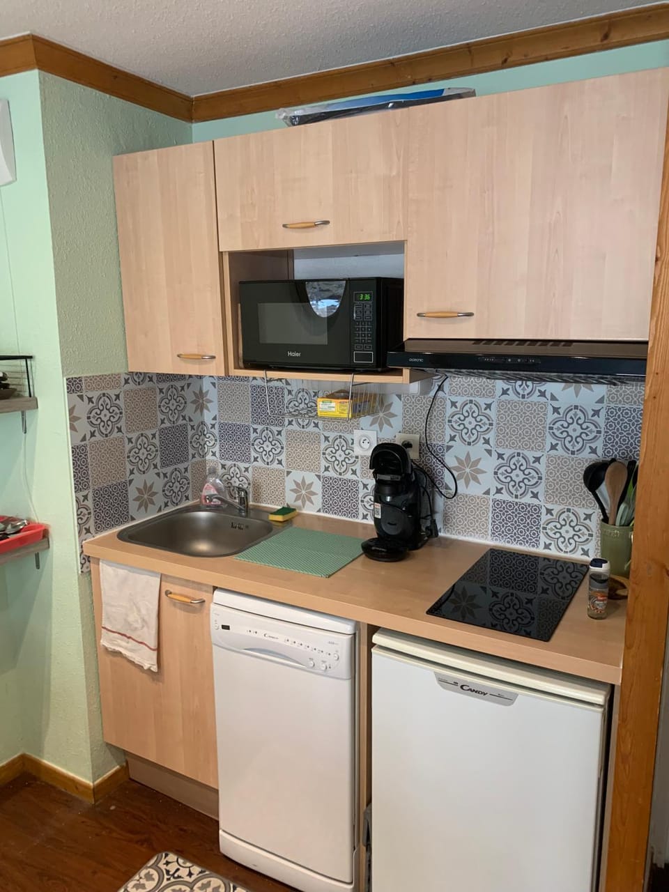 Kitchen or kitchenette