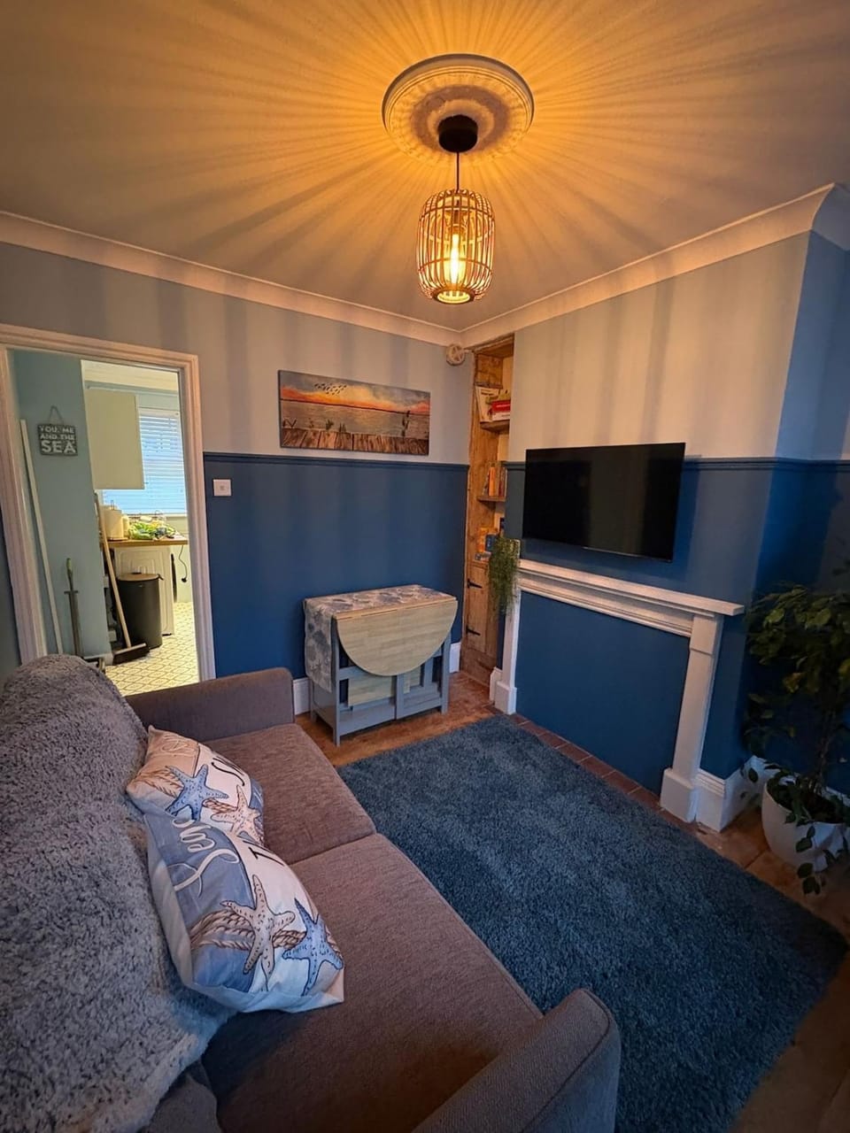 TV and multimedia, Living room, Seating area, Dining area
