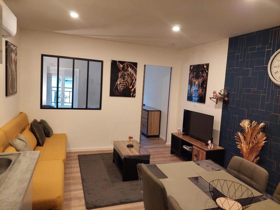 Communal lounge/ TV room