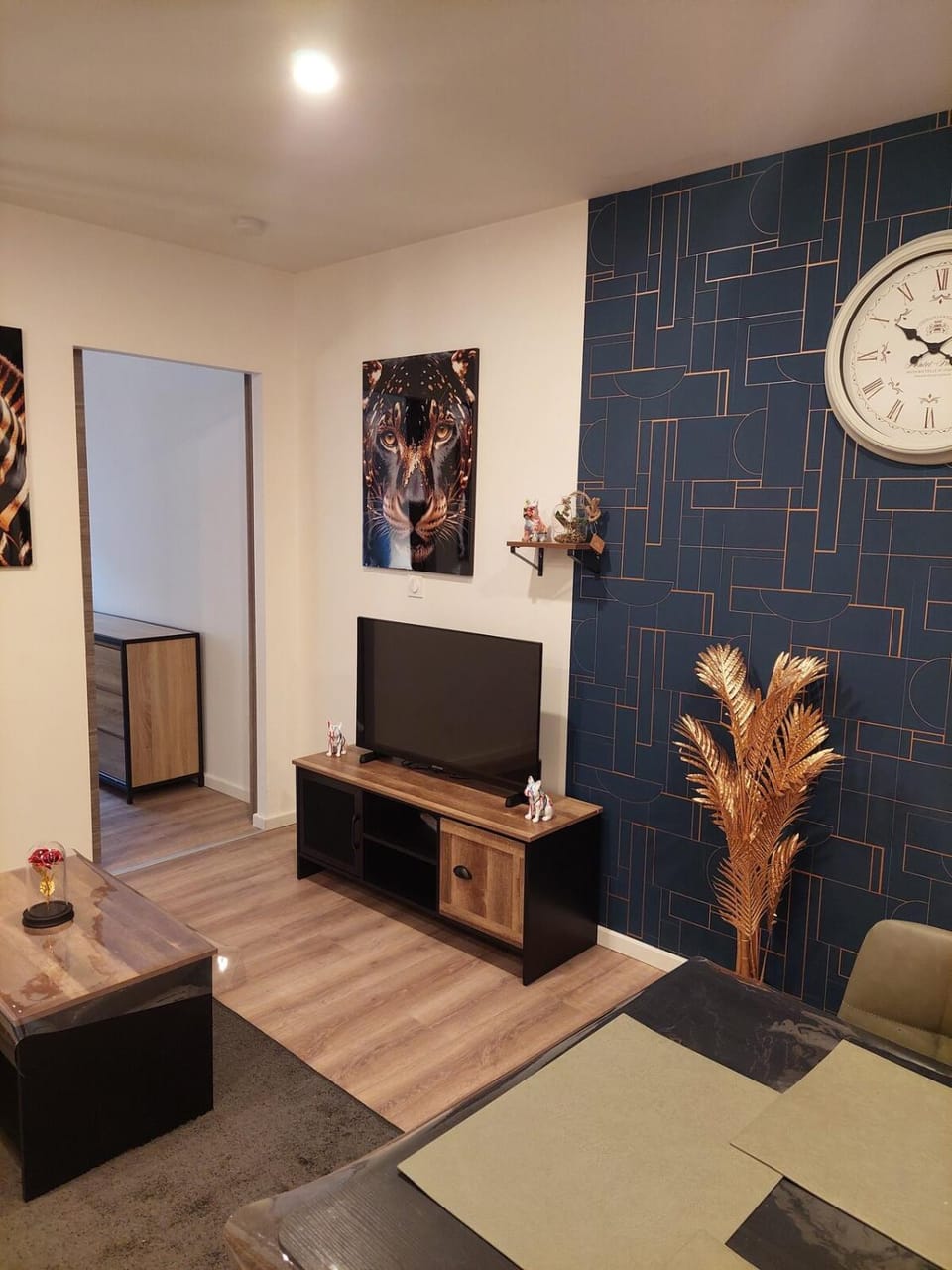 Communal lounge/ TV room