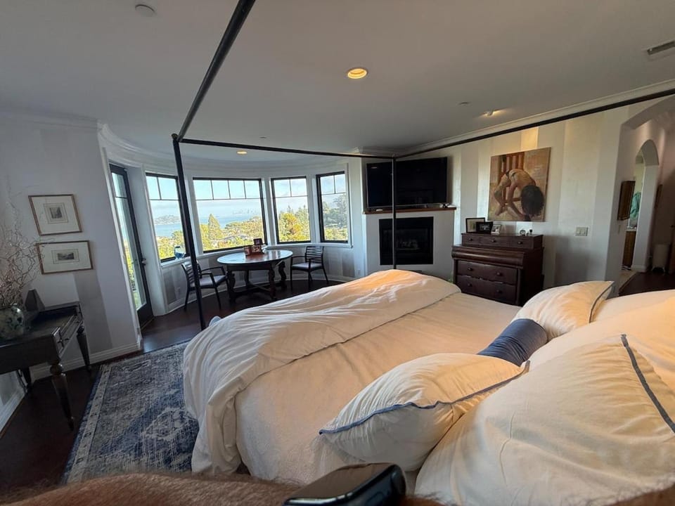 Crown Jewel of Marin County Villa in San Francisco