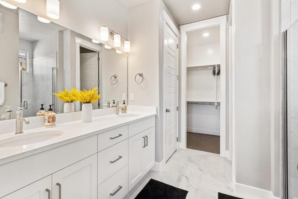 Zion Adventure Getaway - Hot Tub, Pool, Lazy River House in Washington