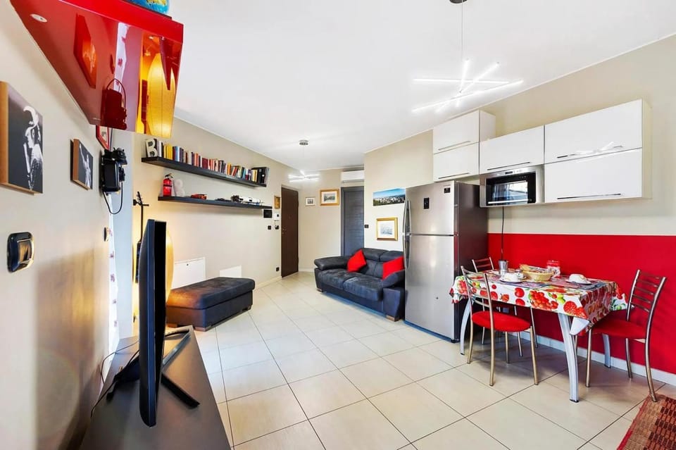 Living room, Seating area, Dining area, pet friendly