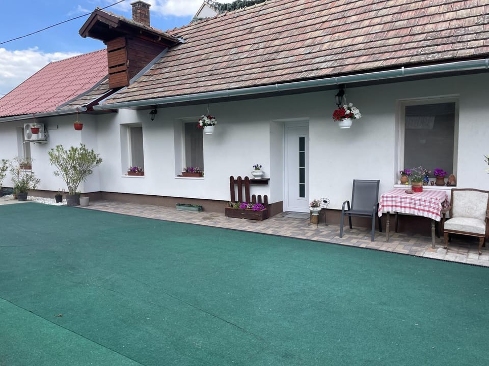 Piroska Vendégház Tahitótfalu Apartment in Hungary