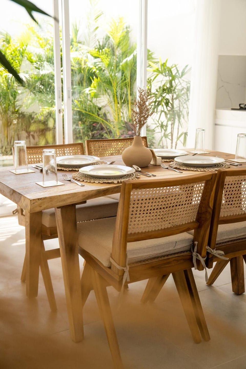 Well stocked, near Canggu - Balinese Rose Villa Villa in North Kuta