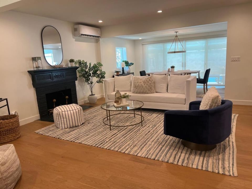 Quintessential SoCal indoor outdoor living with POOL House in Long Beach