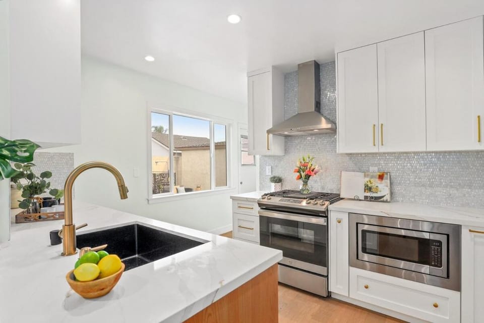 Quintessential SoCal indoor outdoor living with POOL House in Long Beach