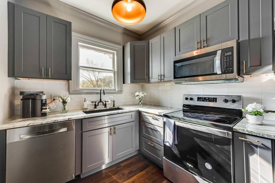 Relaxed Spacious 1BR Stay for Business or Fun House in Dallas